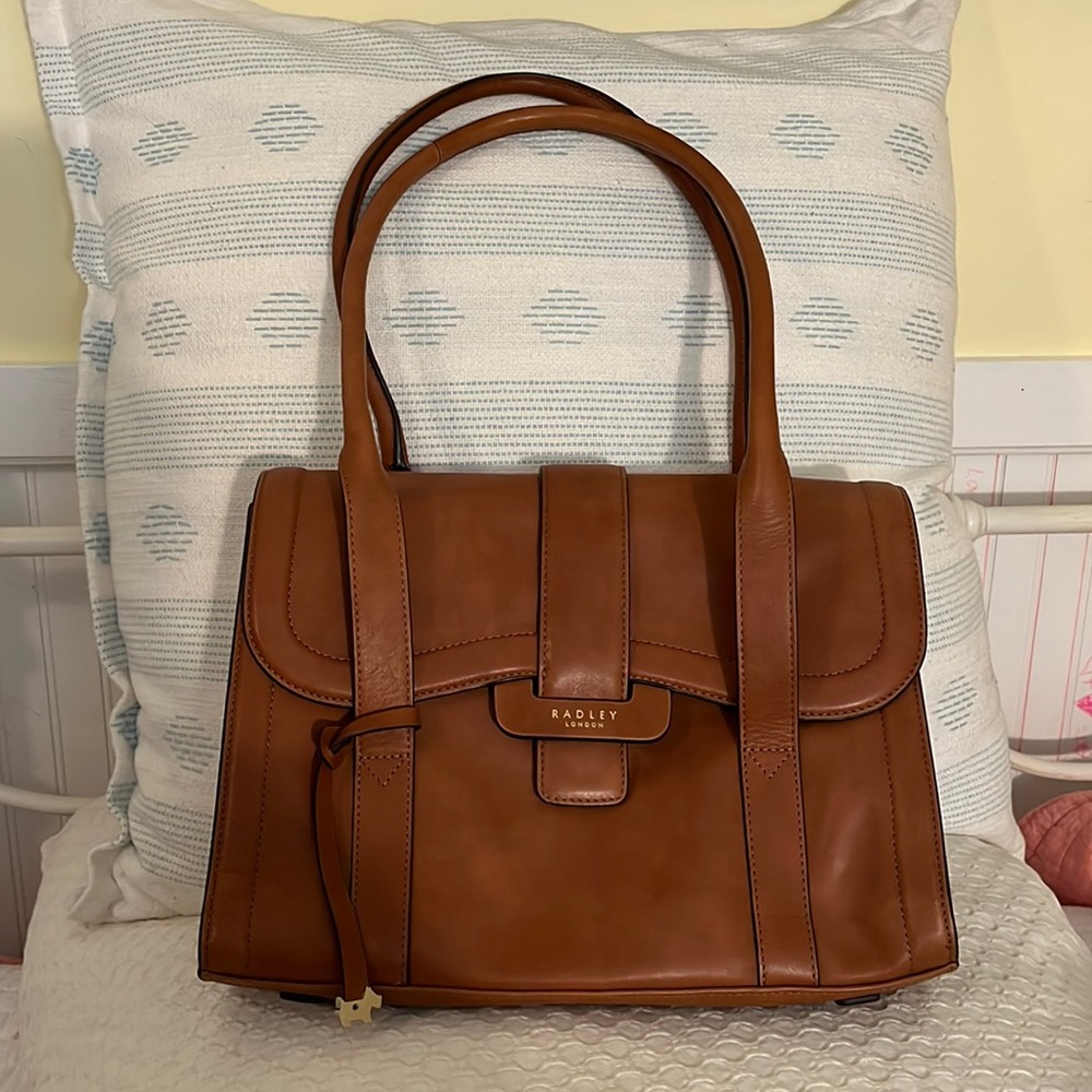 Barely used, lovely Radley London bag!!